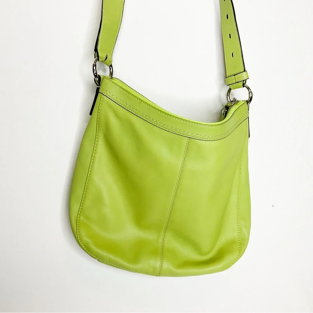 VINTAGE COACH Chelsea Lime Green Leather Shoulder Bag - Picture 4 of 10